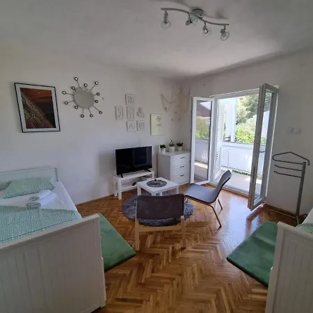 Mastrinka By The Sea -10m