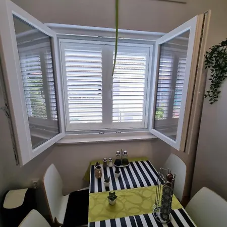 Lejlighed Mastrinka By The Sea -10m *